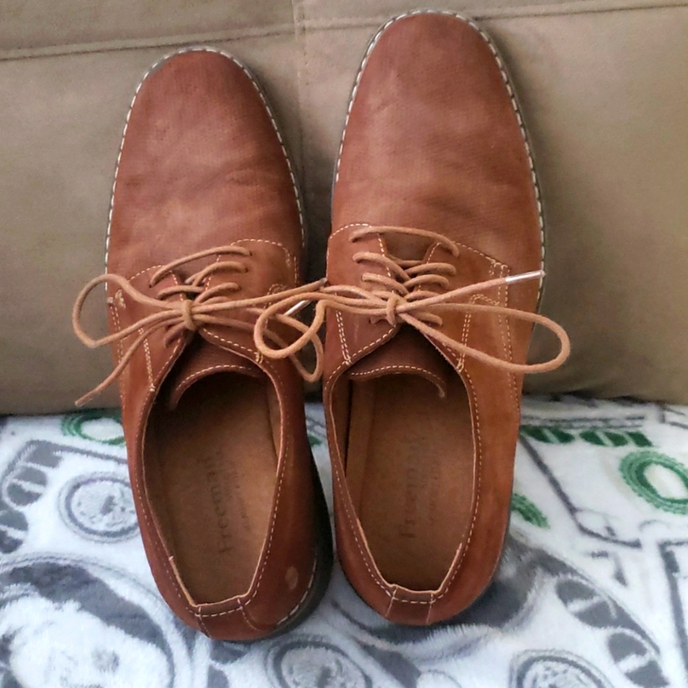 Mens Freeman 7.5 memory foam dress shoes